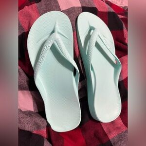 Archie’s Women's Mint Flip Flops
